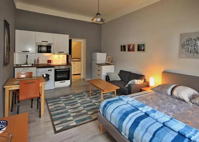 Botic Gardenia Residences Апартаменты Прага
