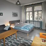 Botic Gardenia Residences 公寓