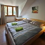 Botic Gardenia Residences 公寓