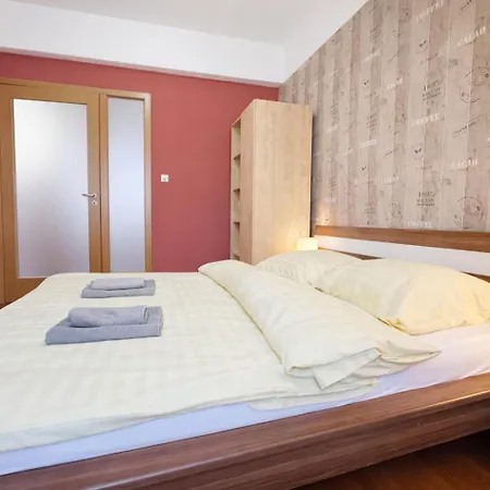 アパート Botic Gardenia Residences プラハ